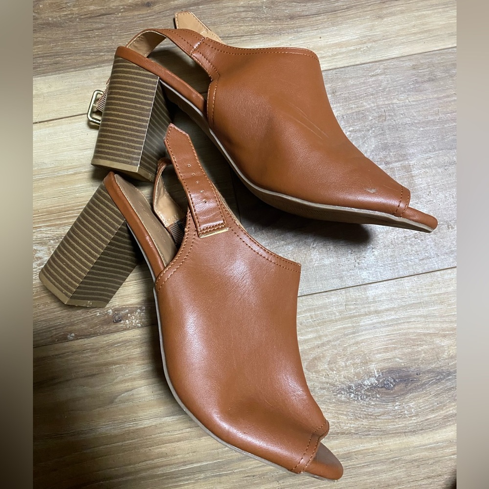 Old Navy Open Toe Brown Heeled Sandals with Strap